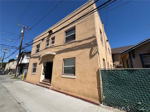 617 West 3rd Street, Long Beach, CA 90802