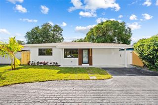 230 NE 43rd St, Oakland Park, FL 33334