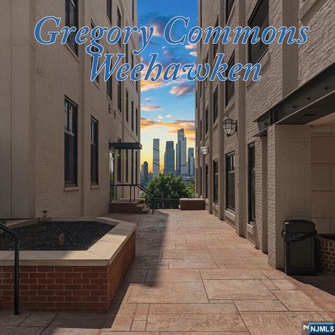 518-536 Gregory A425, Weehawken, NJ 07086