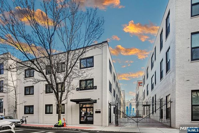 518-536 Gregory A425, Weehawken, NJ 07086