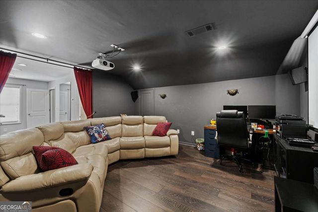 2100 Drew Drive NW, Atlanta, GA 30318
