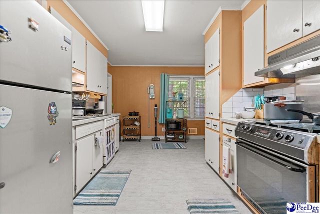 302 Wakefield Drive, Hartsville, SC 29550