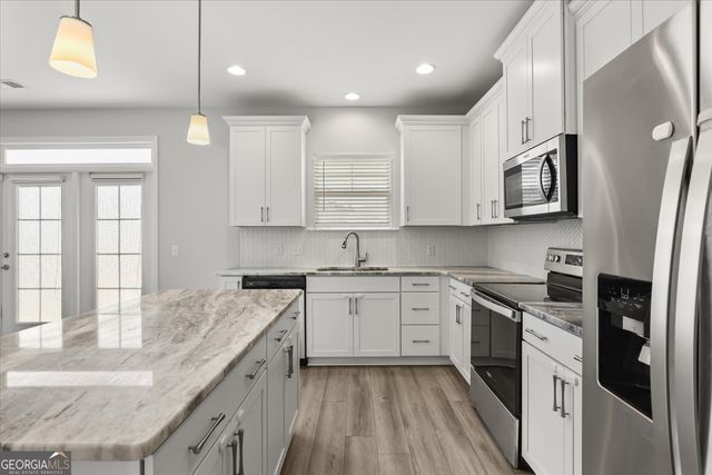 48 Shoefstall Street, Savannah, GA 31407