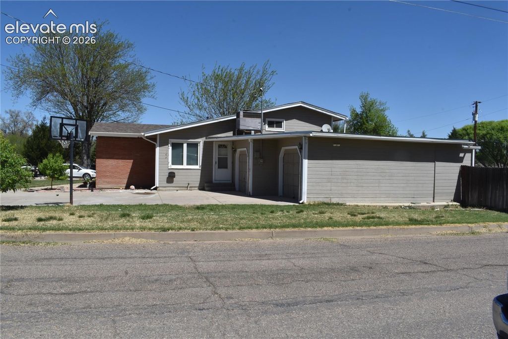 818 S 5th Street, Rocky Ford, CO 81067 — exterior