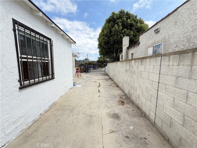 1249 W 90th Place, Los Angeles, CA 90044