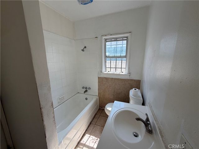 1249 W 90th Place, Los Angeles, CA 90044