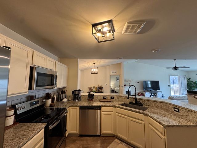 22113 Aberdeen Drive, Macomb, MI 48042