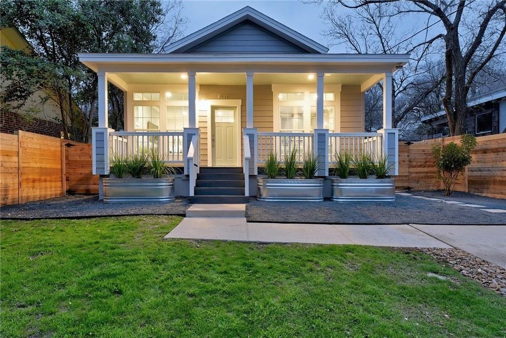 1217 Eleanor ST, Austin, TX 78721