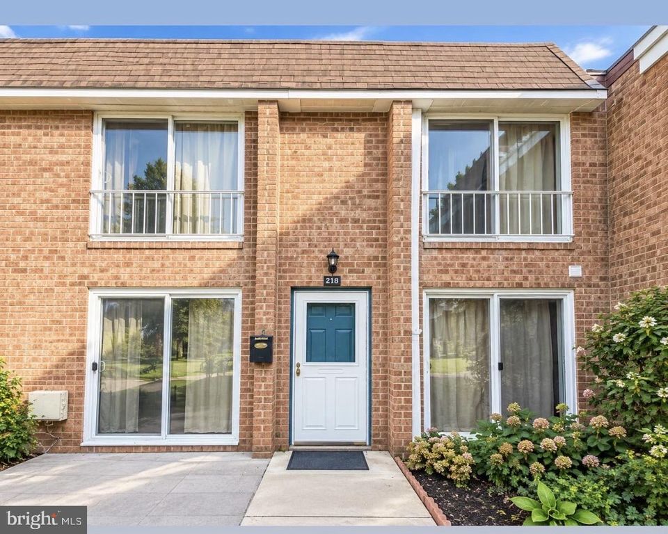 418 BRANDYWINE CT, Warminster, PA 18974