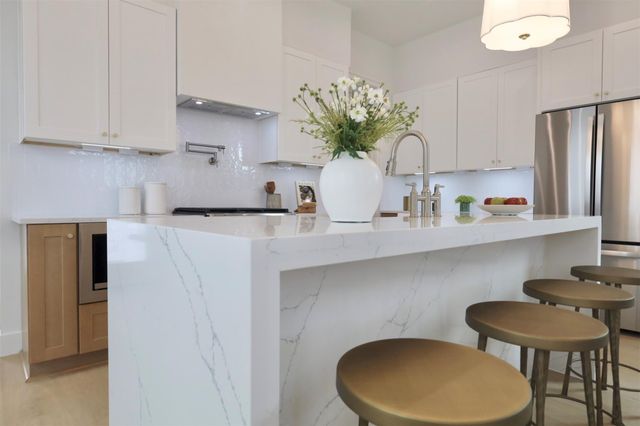 140 E 37th, Houston, TX 77018