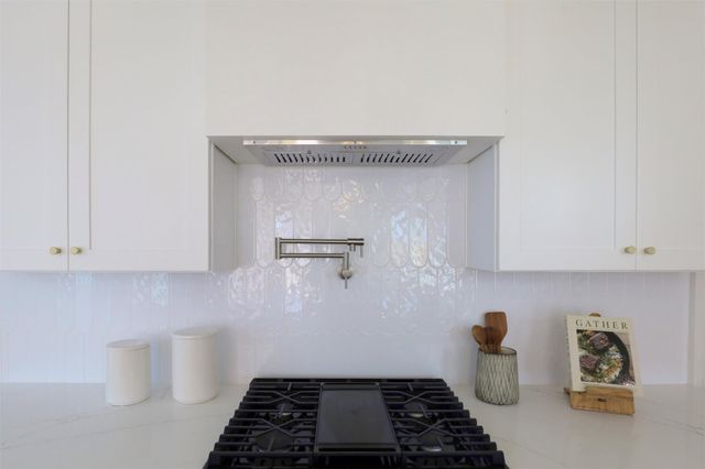 140 E 37th, Houston, TX 77018