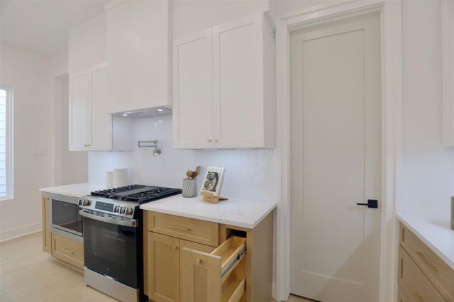 140 E 37th, Houston, TX 77018