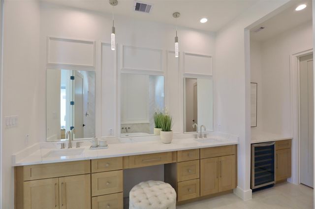 140 E 37th, Houston, TX 77018