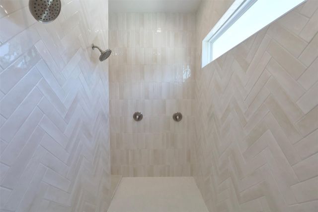 140 E 37th, Houston, TX 77018