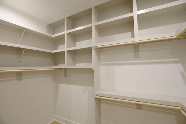 140 E 37th, Houston, TX 77018