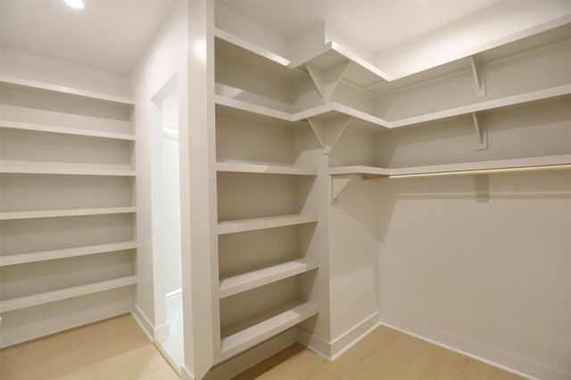 140 E 37th, Houston, TX 77018