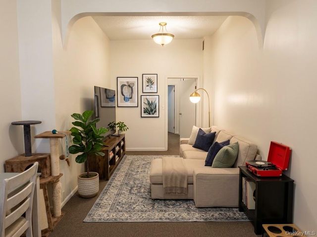 22-19 Steinway Street, Astoria, NY 11105