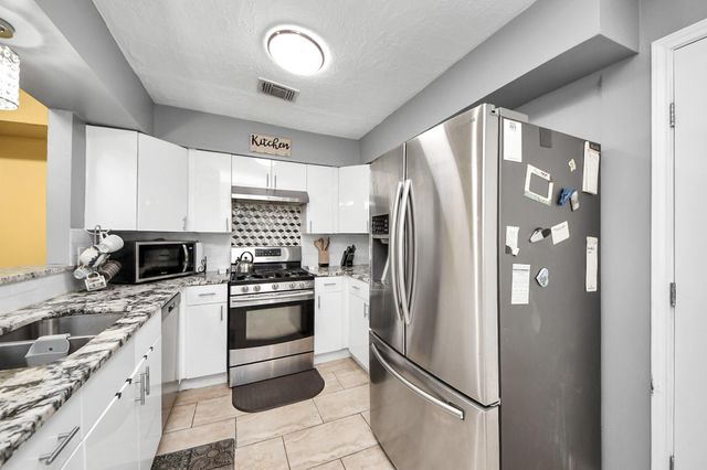 4155 Amir Street, Houston, TX 77072