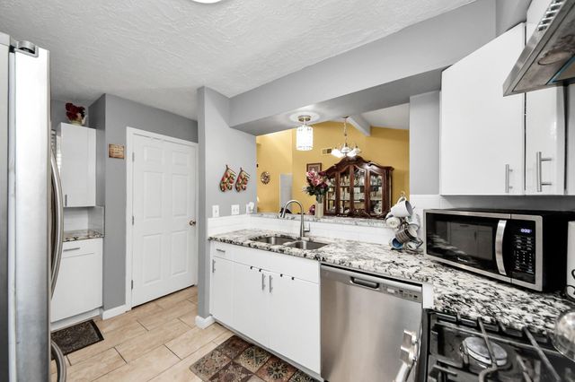 4155 Amir Street, Houston, TX 77072