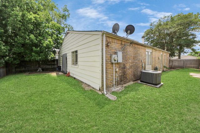 4155 Amir Street, Houston, TX 77072