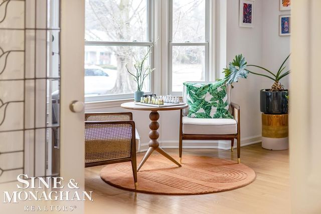 565 Lochmoor Boulevard, Grosse Pointe Woods, MI 48236