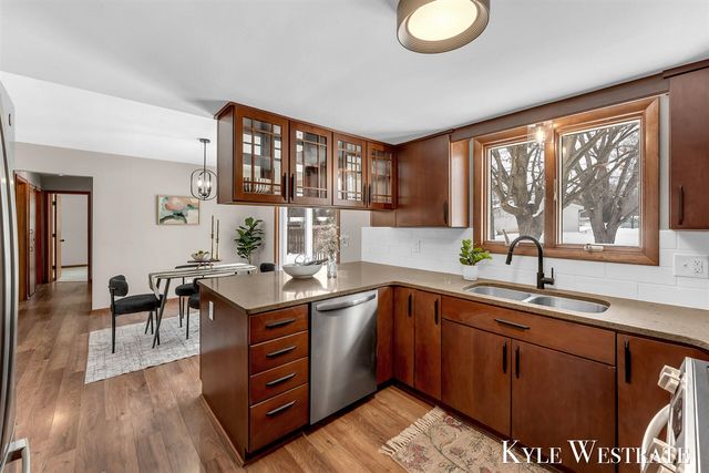 3121 Memorial Drive, Holland, MI 49424