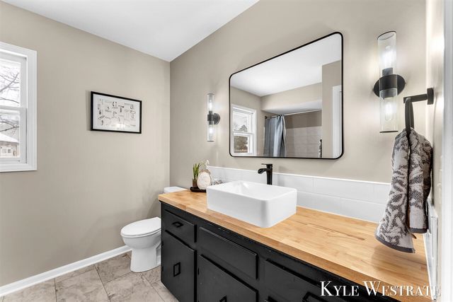 3121 Memorial Drive, Holland, MI 49424