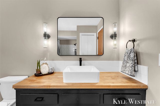 3121 Memorial Drive, Holland, MI 49424