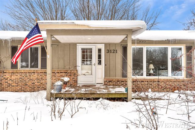 3121 Memorial Drive, Holland, MI 49424