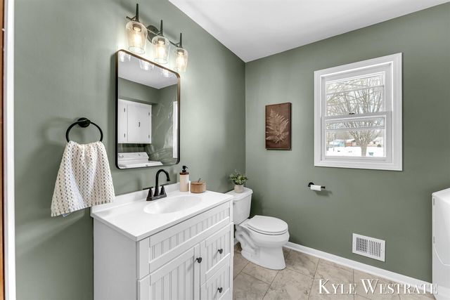 3121 Memorial Drive, Holland, MI 49424