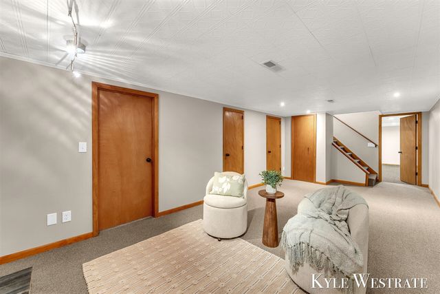 3121 Memorial Drive, Holland, MI 49424