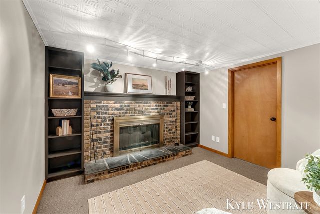 3121 Memorial Drive, Holland, MI 49424