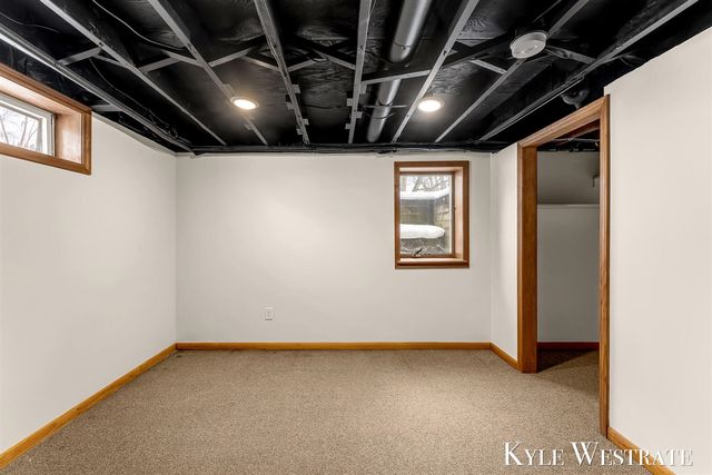 3121 Memorial Drive, Holland, MI 49424