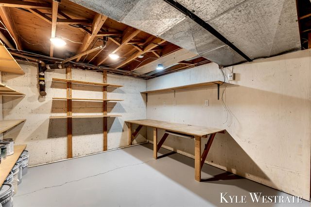 3121 Memorial Drive, Holland, MI 49424