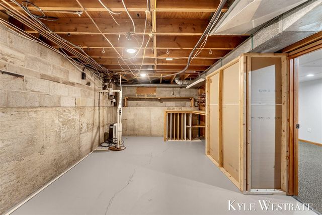 3121 Memorial Drive, Holland, MI 49424