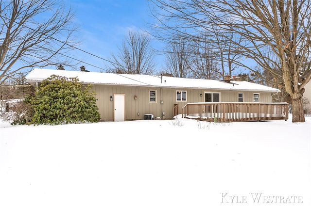 3121 Memorial Drive, Holland, MI 49424