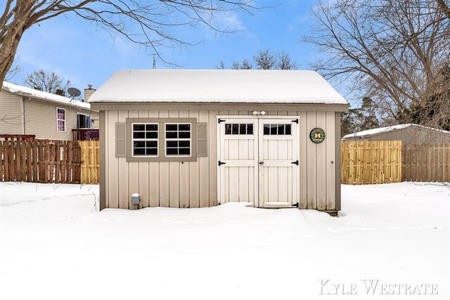 3121 Memorial Drive, Holland, MI 49424