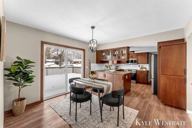 3121 Memorial Drive, Holland, MI 49424