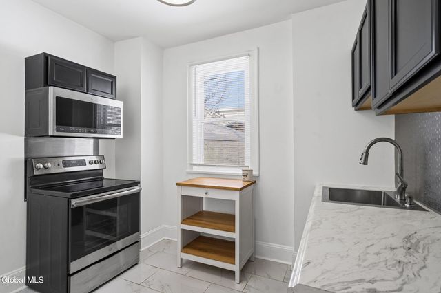 10 Jesse Court, Troy, NY 12180