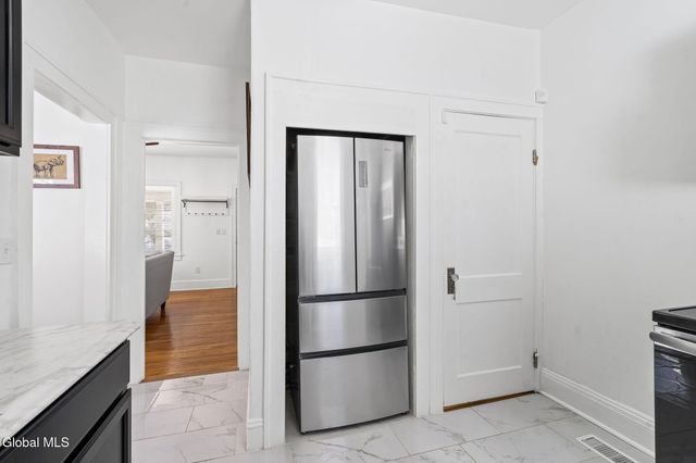 10 Jesse Court, Troy, NY 12180