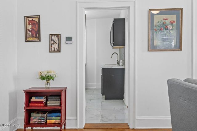 10 Jesse Court, Troy, NY 12180