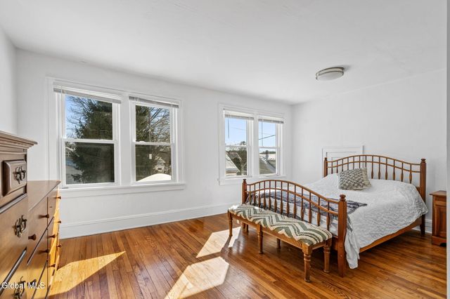 10 Jesse Court, Troy, NY 12180