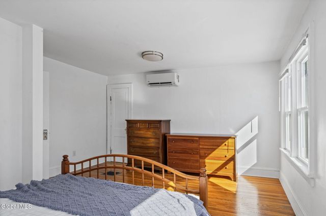 10 Jesse Court, Troy, NY 12180