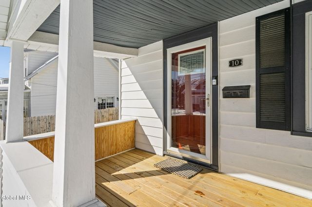 10 Jesse Court, Troy, NY 12180