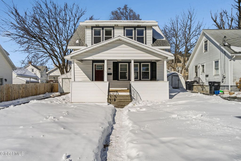 10 Jesse Court, Troy, NY 12180