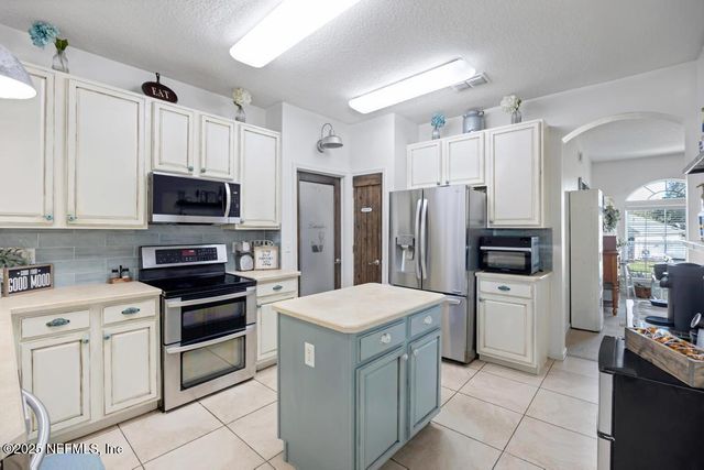 2634 FERNLEAF Drive, Green Cove Springs, FL 32043