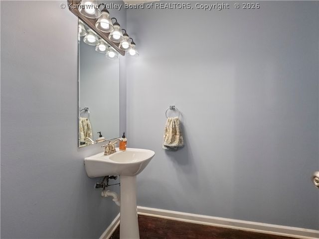 8 Beech Lane, Hurricane, WV 25526