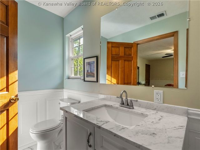8 Beech Lane, Hurricane, WV 25526