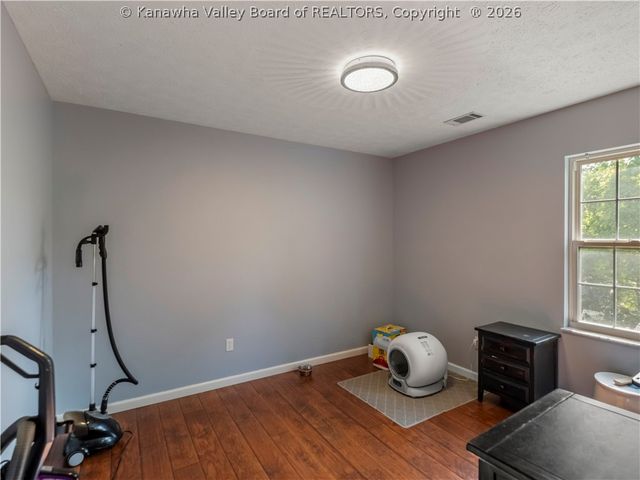 8 Beech Lane, Hurricane, WV 25526