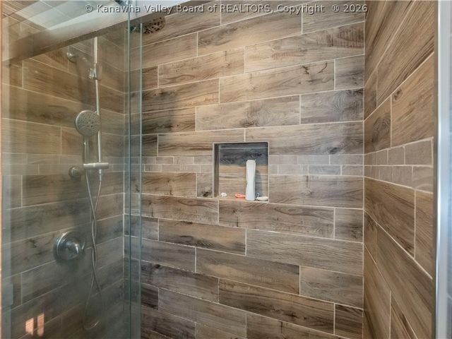 8 Beech Lane, Hurricane, WV 25526